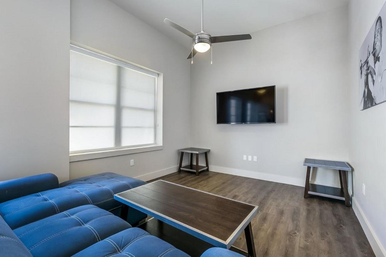 Modern Condo With Game Room In Downtown New Orleans Exterior photo