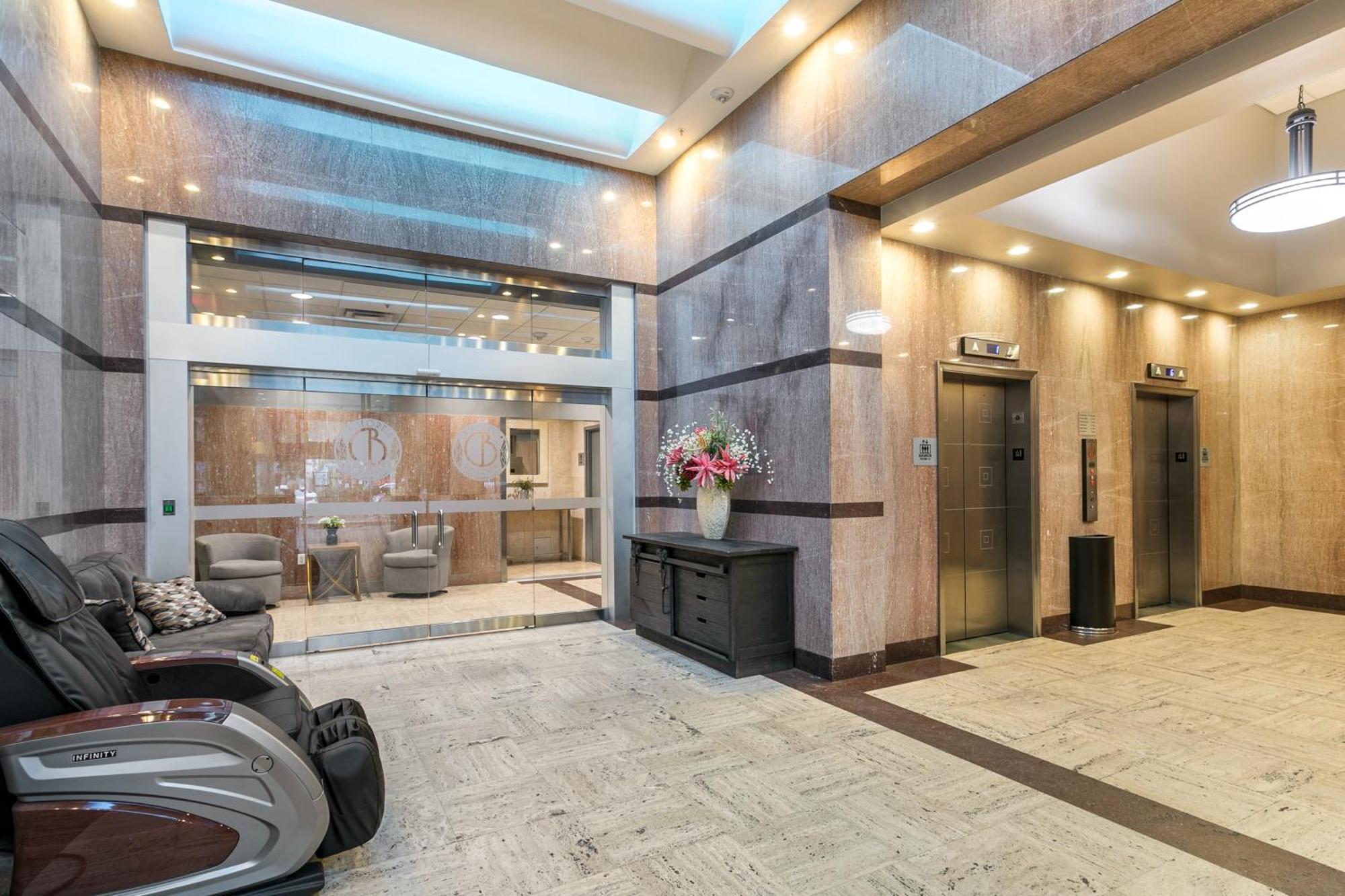 Modern Condo With Game Room In Downtown New Orleans Exterior photo